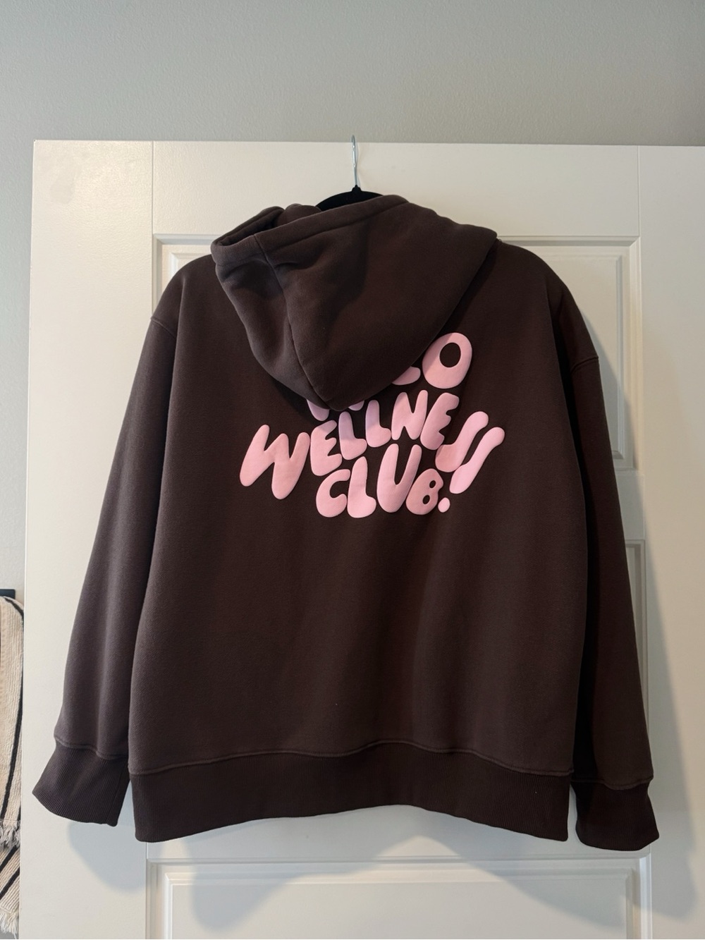 NEW / NWOT - WILO Brown Pullover Hoodie with Pink Logo - Picture 2 of 5